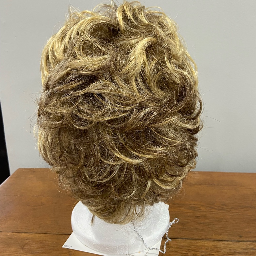 Display wig - Picture 2 of 3